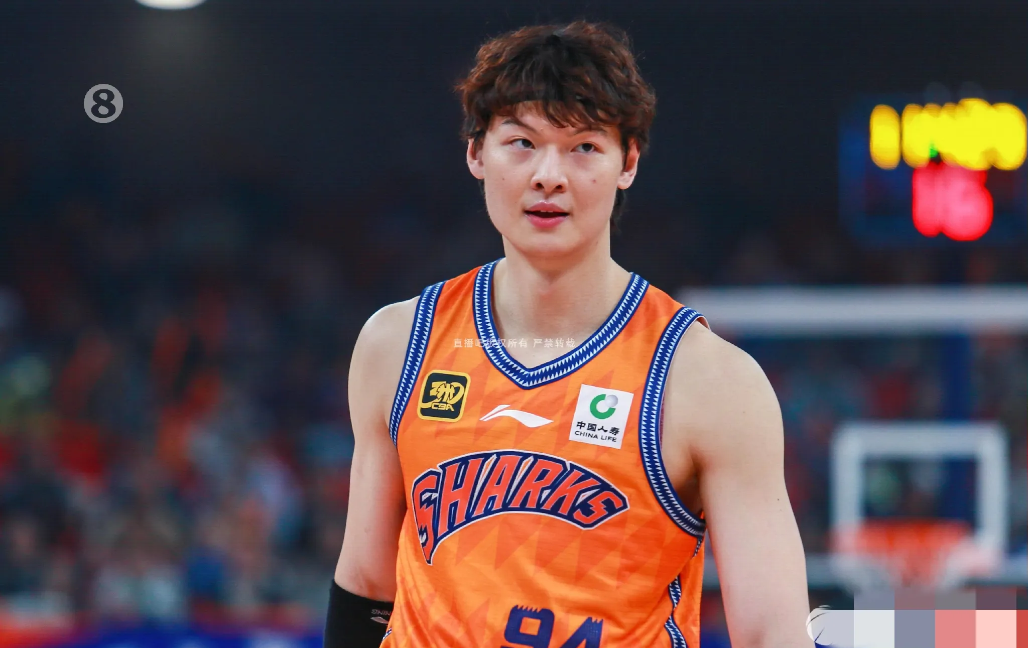 鹈鹕险胜新疆队,王哲林高光表现 鹈鹕险胜新疆队,王哲林高光表现