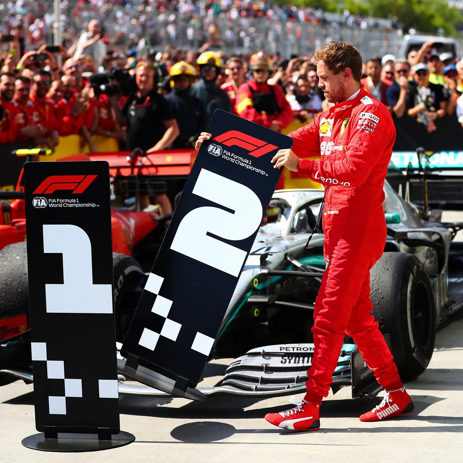 红牛车队完胜法拉利,汉密尔顿统治全场的简单介绍 红牛车队完胜法拉利,汉密尔顿统治全场的简单介绍