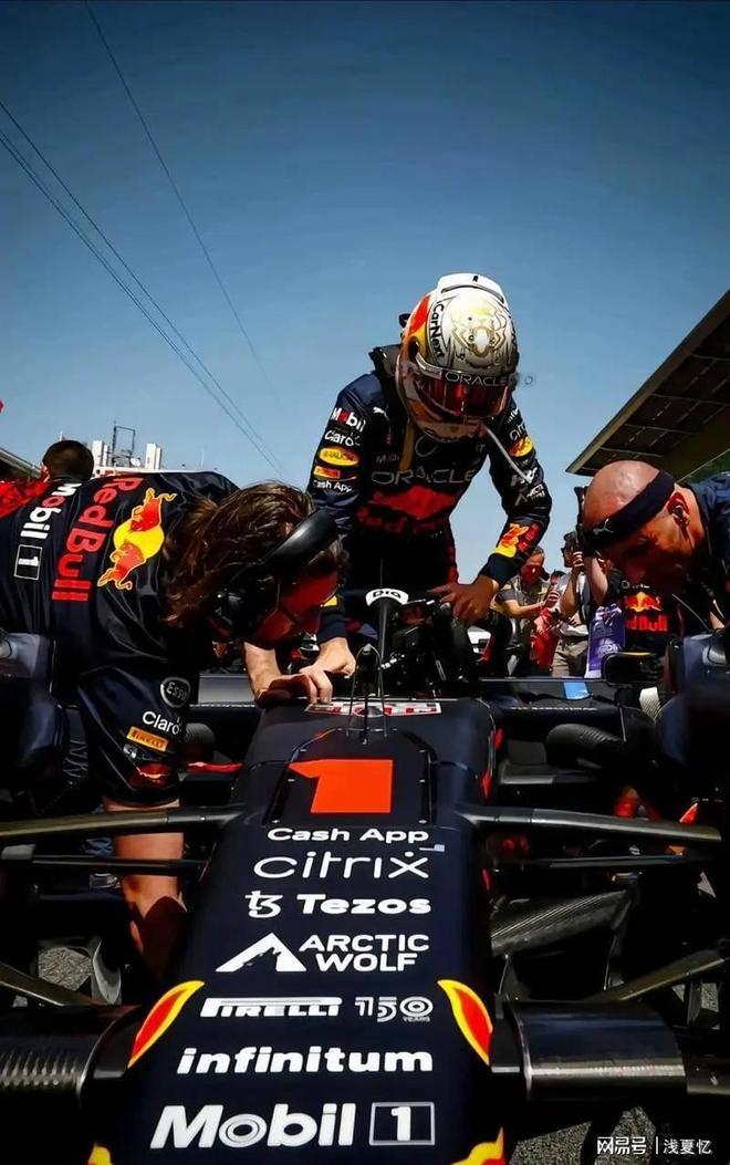 威廉姆斯完胜红牛二队,维斯塔潘点燃赛场 威廉姆斯完胜红牛二队,维斯塔潘点燃赛场