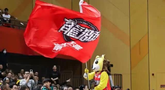 广州队逆转公牛,胡金秋惊艳四座 广州队逆转公牛,胡金秋惊艳四座