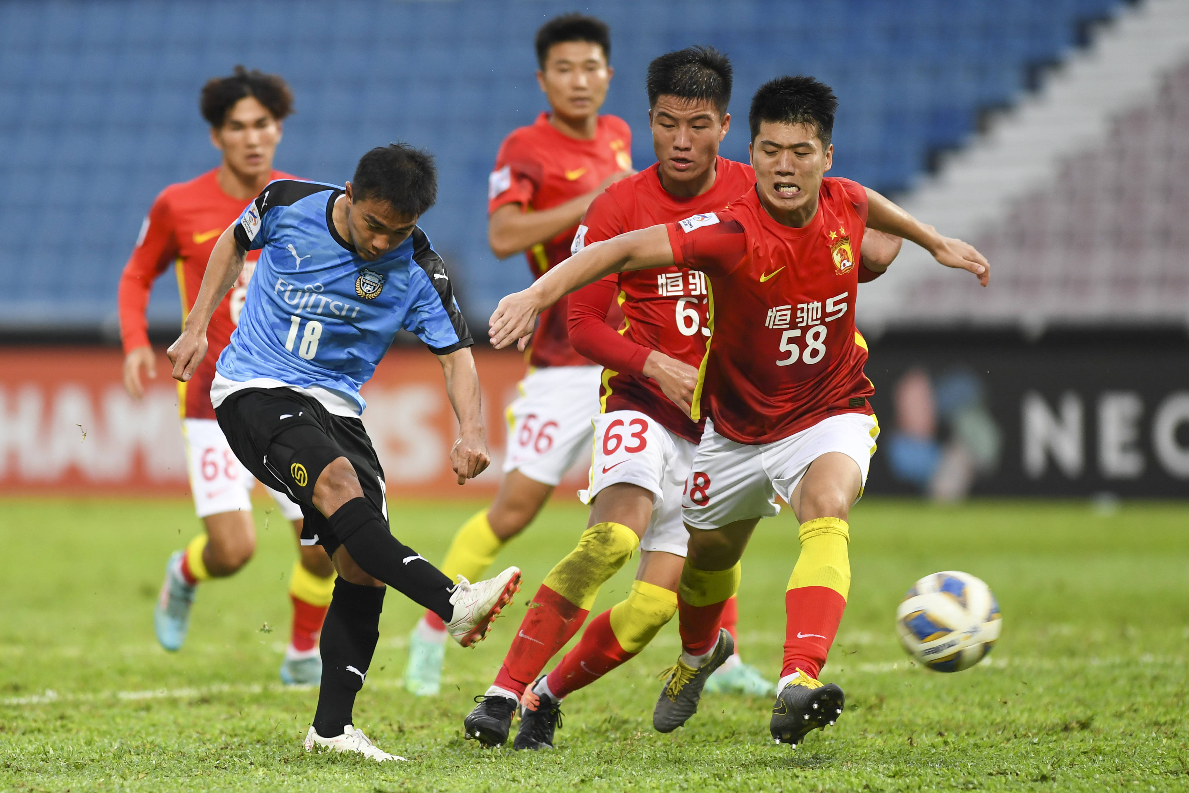 广州球员表现出色,赢得比赛 广州球员表现出色,赢得比赛