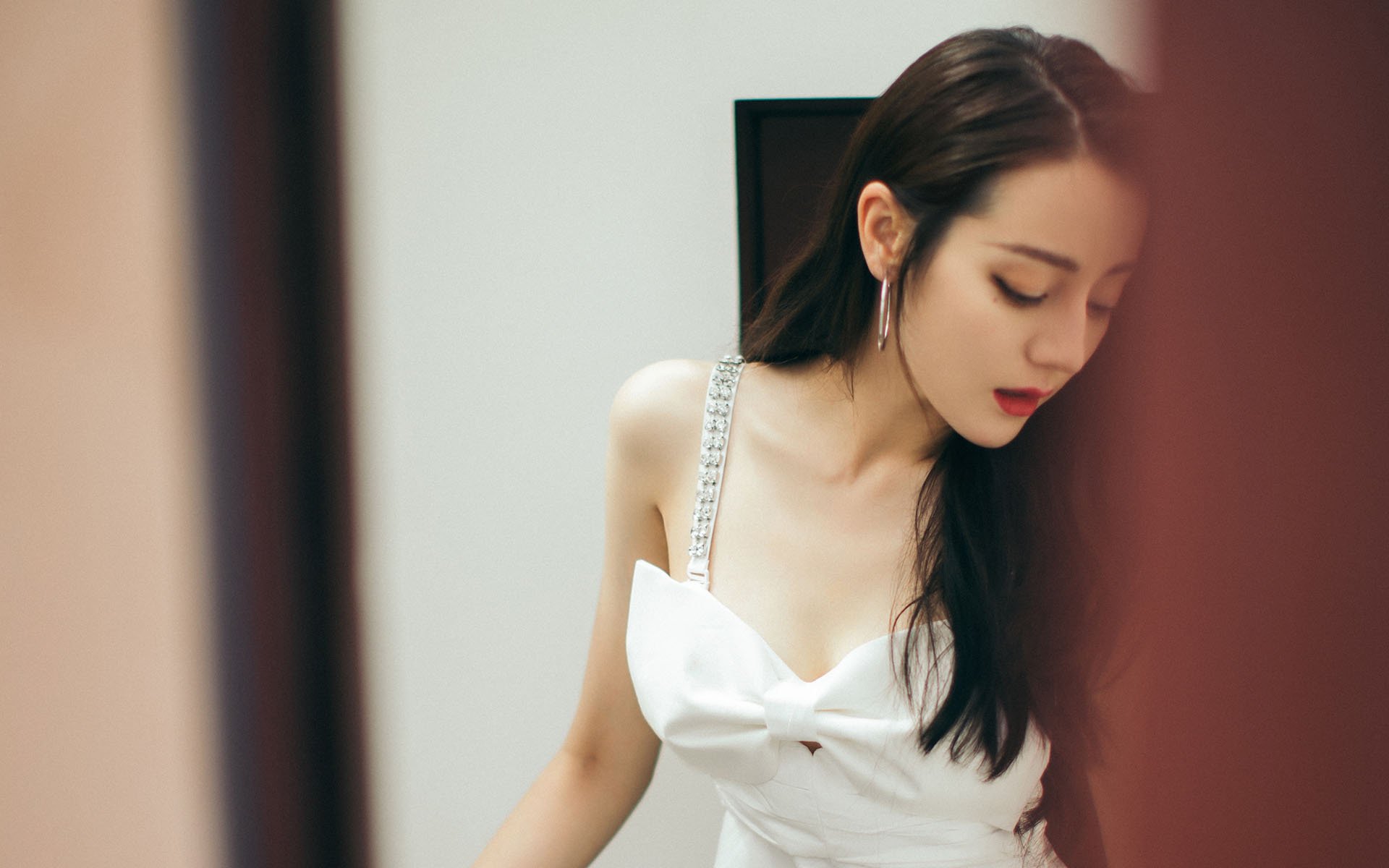 历史性的跨越，欧冠半决赛友谊赛，威尔士连击哥伦比亚书写绿茵新篇