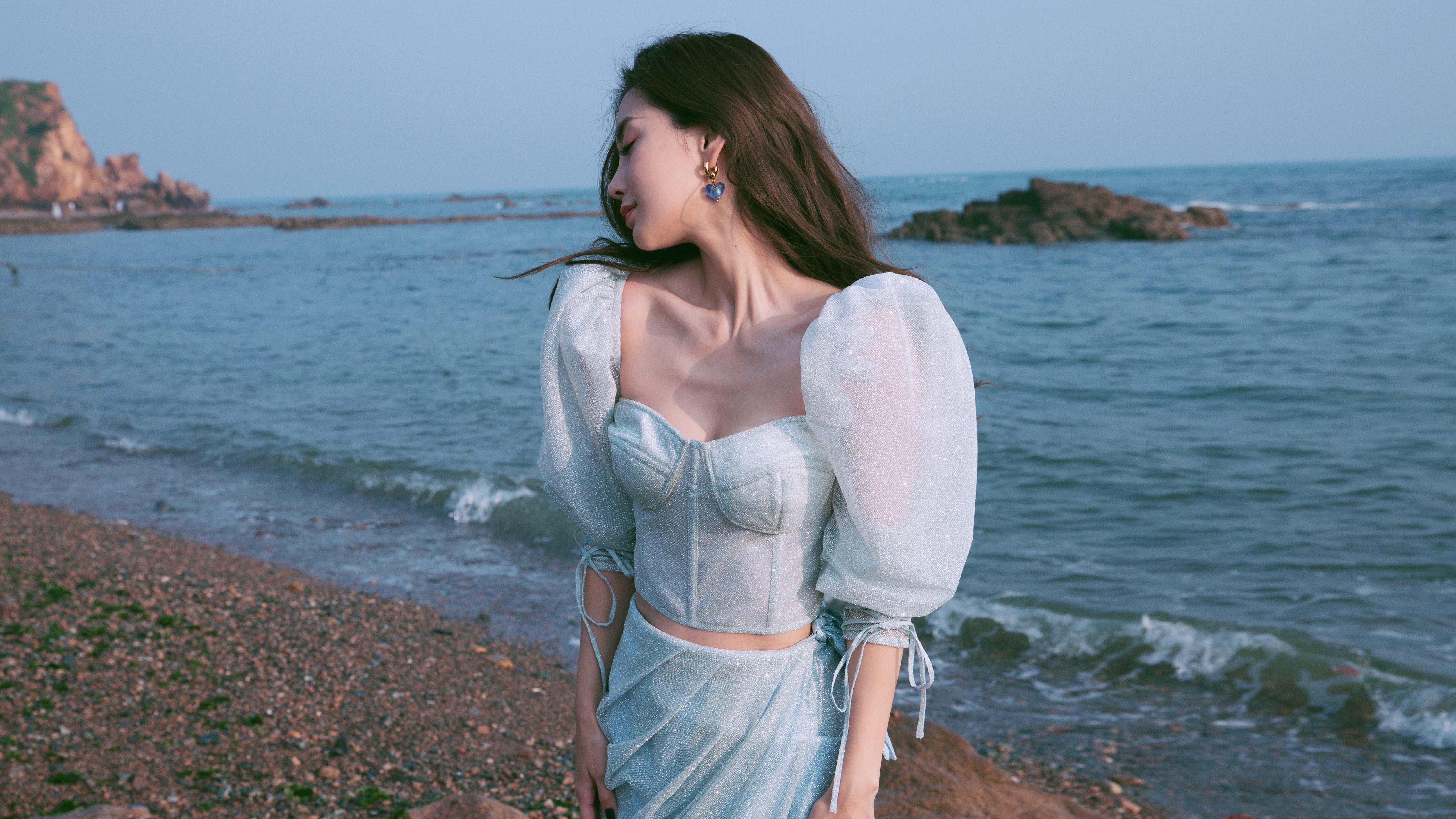 跨界接管,当小贾伦在F1街道赛踩下油门防守