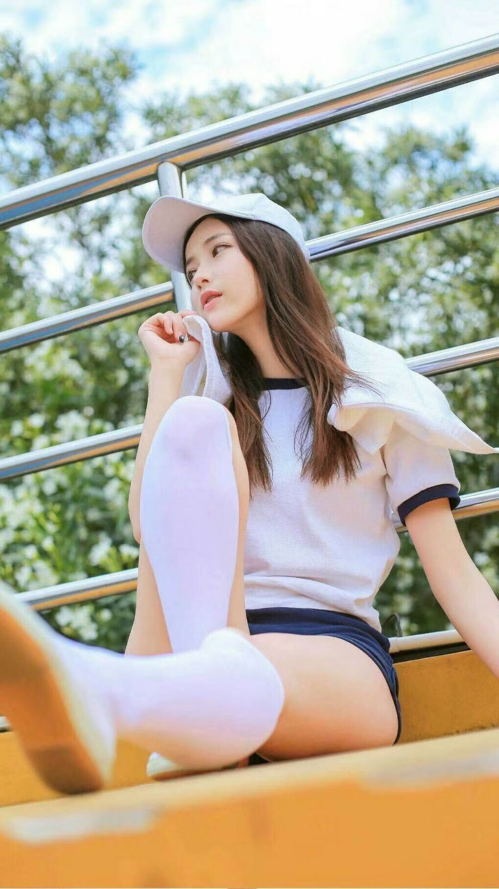 王者独舞,当米切尔在F1街道赛之夜写下无争议的统治宣言